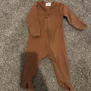 Maibee & Co brown footie pajamas. 3-6 months like new, floral bow to match